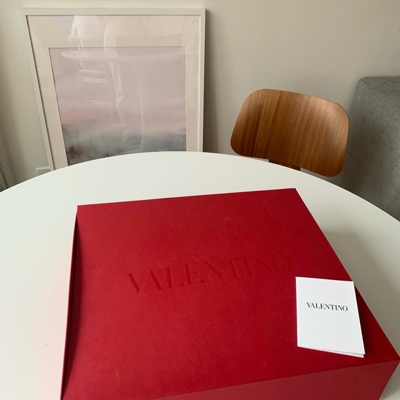 Valentino Garavani Rockstud Hobo leather crossbody - Picture 3 of 9